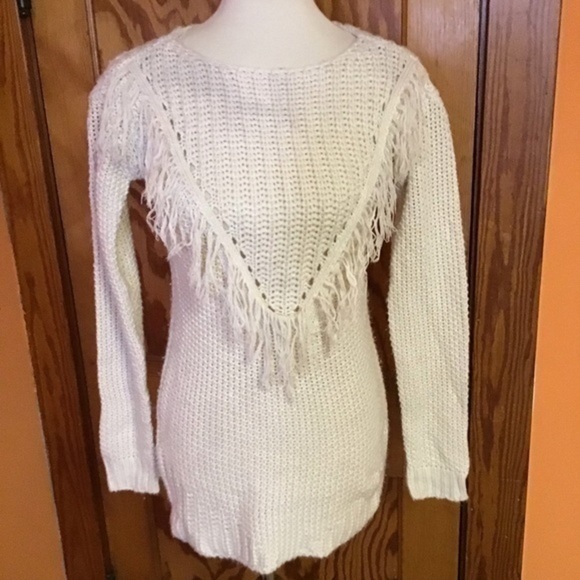 3 for 20 $ bundle Fringed boho xhilaration sweater - Picture 6 of 9